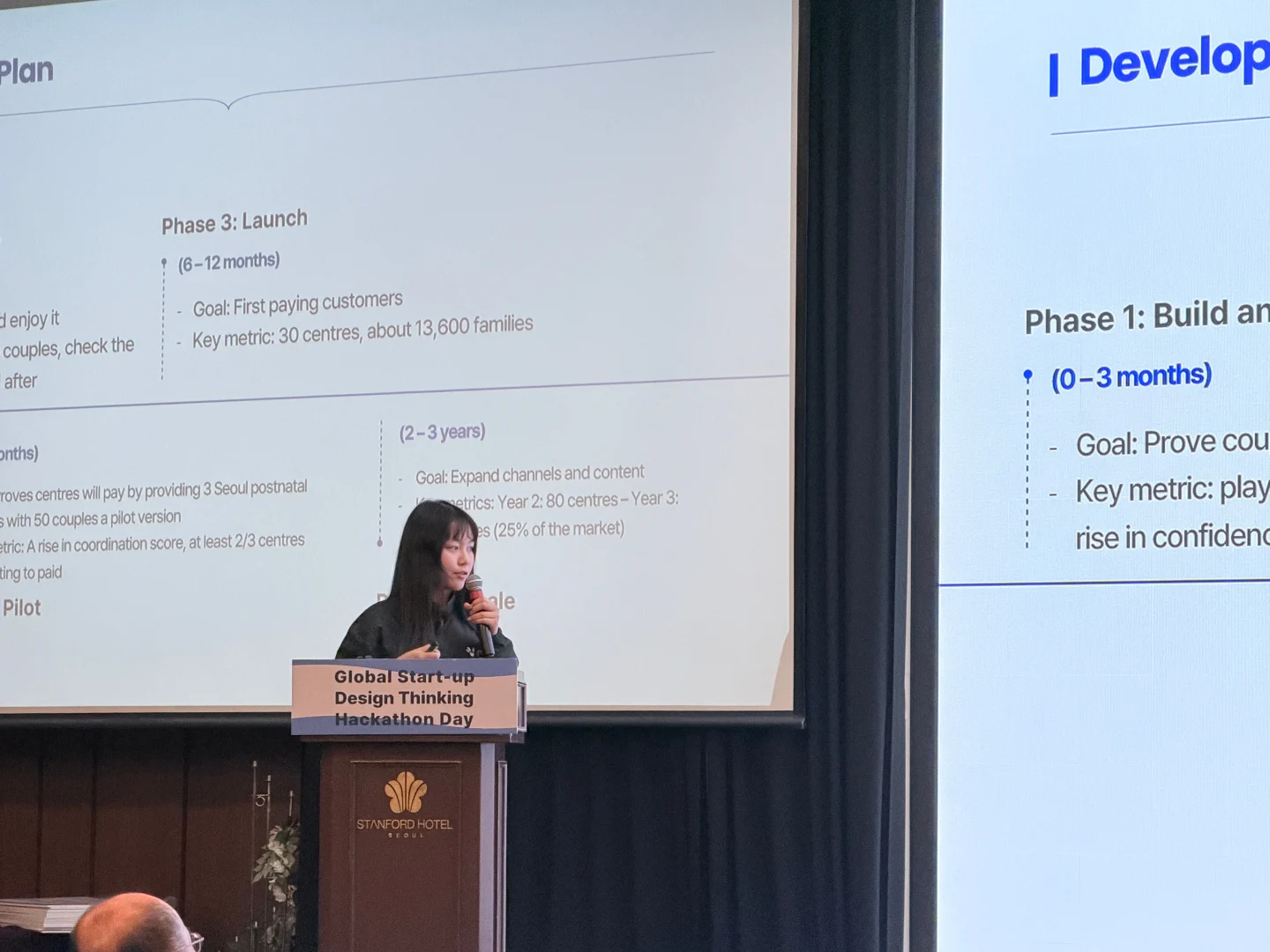 Student presents a startup business plan at BUV’s Global Start-up Design Thinking Hackathon Day in Seoul.