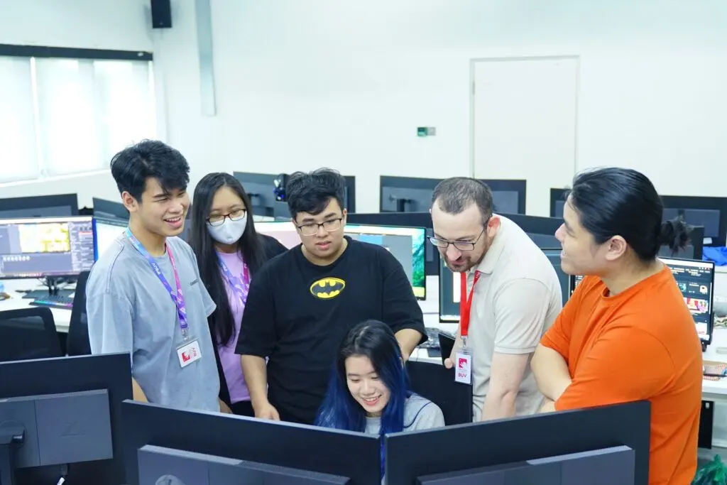 Sinh viên được đào tạo qua lộ trình toàn diện, để nắm vững không chỉ kiến thức kỹ thuật mà còn cả các kỹ năng cần thiết để vận hành một studio độc lập khi ra trường