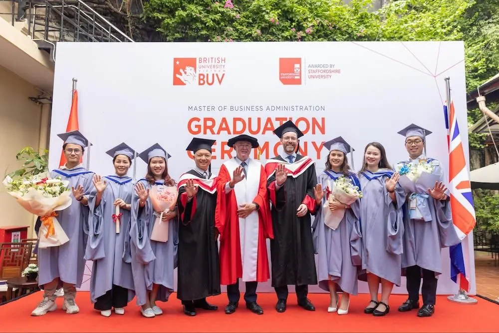 Chất lượng giảng dạy tại BUV đạt tiêu chuẩn giáo dụng Anh Quốc, sinh viên tốt nghiệp nhận bằng cử nhân (danh dự) cấp bởi Đại học Staffordshire 