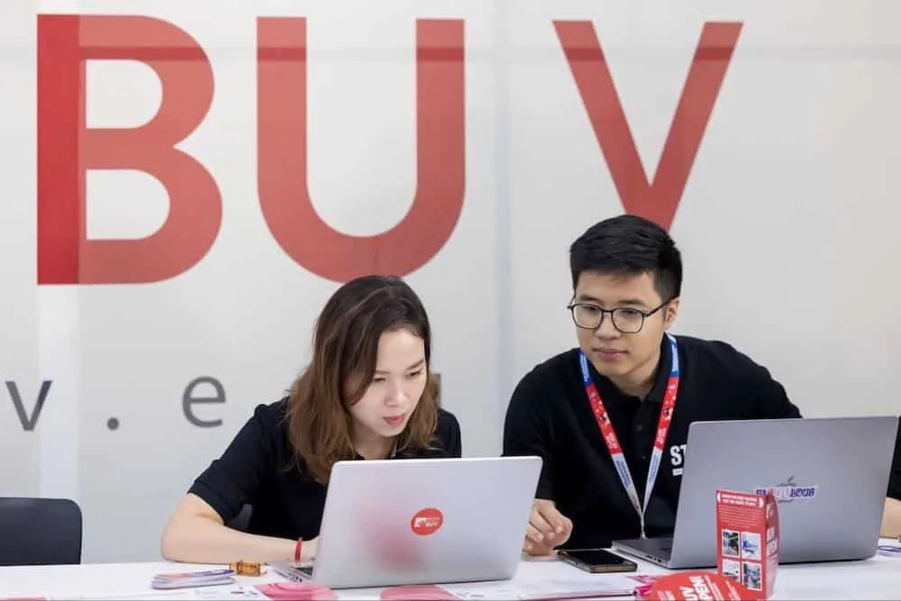Chuyên viên Phân tích dữ liệu và Đo lường là người đảm nhận việc phân tích dữ liệu và đo lường hiệu quả chiến dịch trong quá trình triển khai