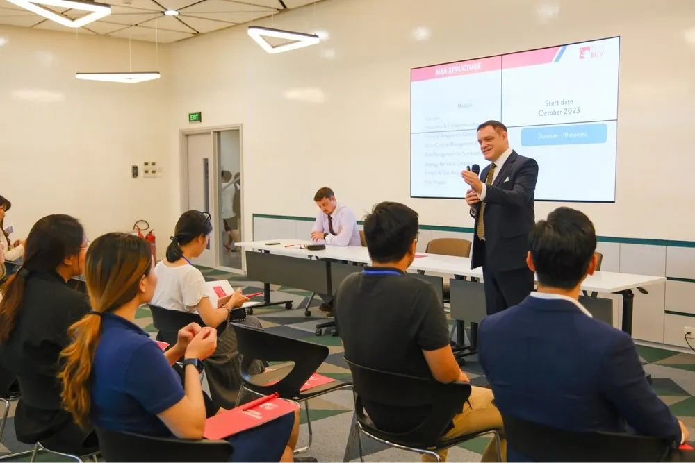 Mức học phí dành cho học viên MBA tại BUV là 561.528.000 trong khoảng 19 tháng rèn luyện, trau dồi kiến thức (học phí năm 2024)