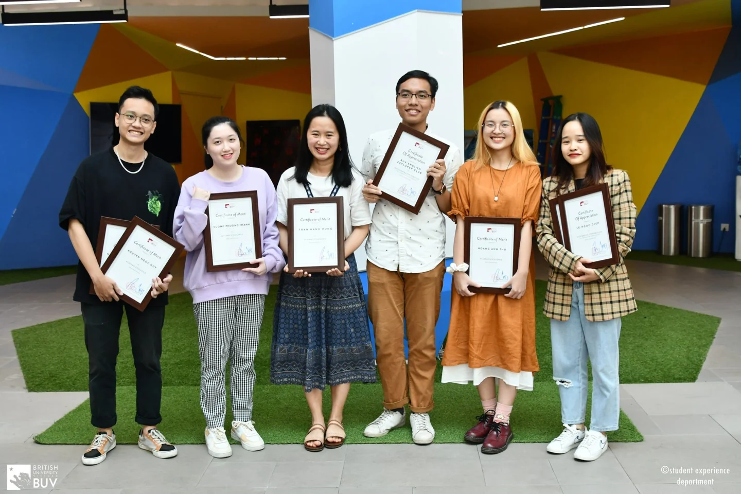Phuong Thanh (second from the left) was an active participant in extracurricular activities during her time as a student.