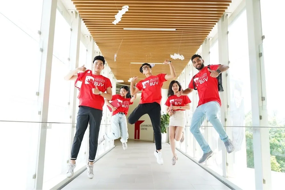 Sinh viên BUV được chuyển tiếp và trao đổi thường xuyên trong cộng đồng giáo dục Quốc tế 