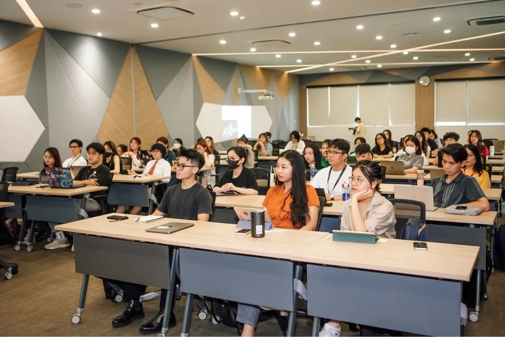 Sinh viên khi theo học Kinh doanh quốc tế và Marketing sẽ được trang bị những kiến thức và kỹ năng khác nhau