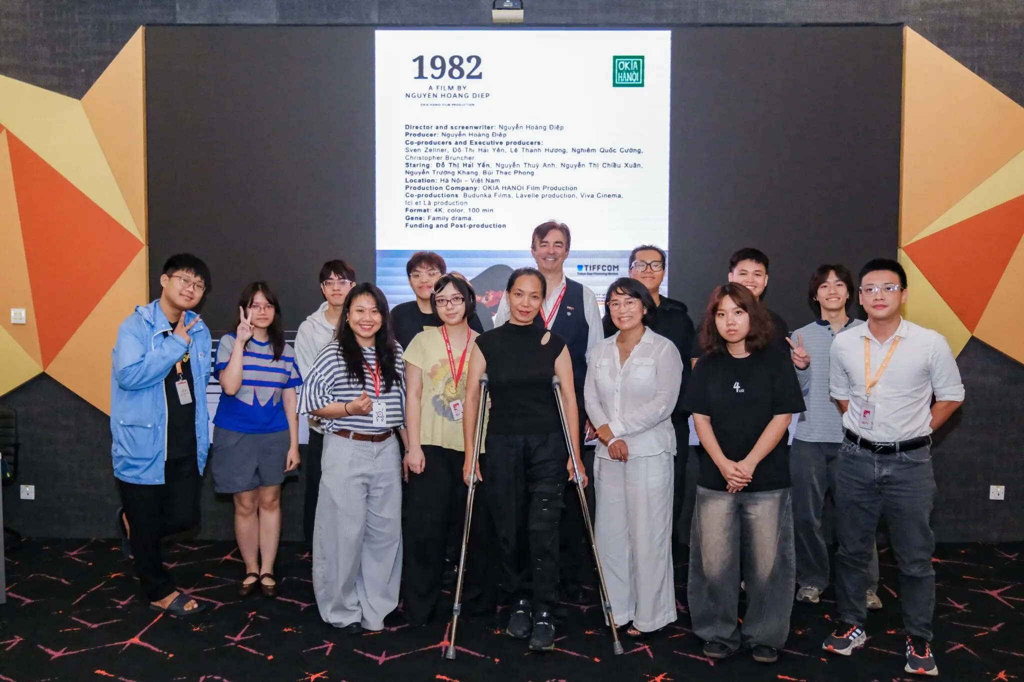 BUV students and filmmakers pose at a screening of Nguyễn Hoàng Điệp’s film 1982.