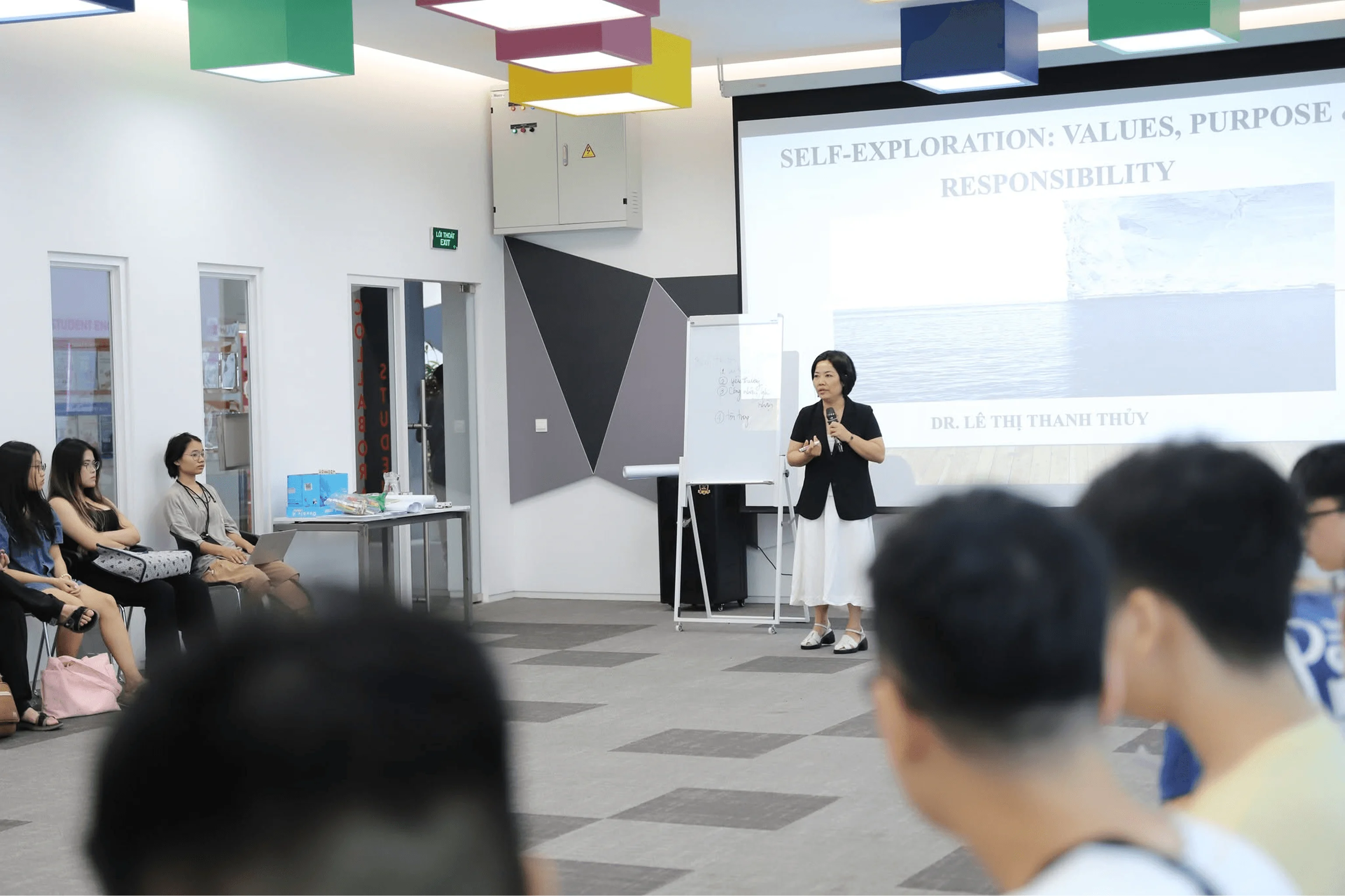 Dr. Lê Thị Thanh Thủy leads a BUV workshop on self-exploration, values, purpose and responsibility.