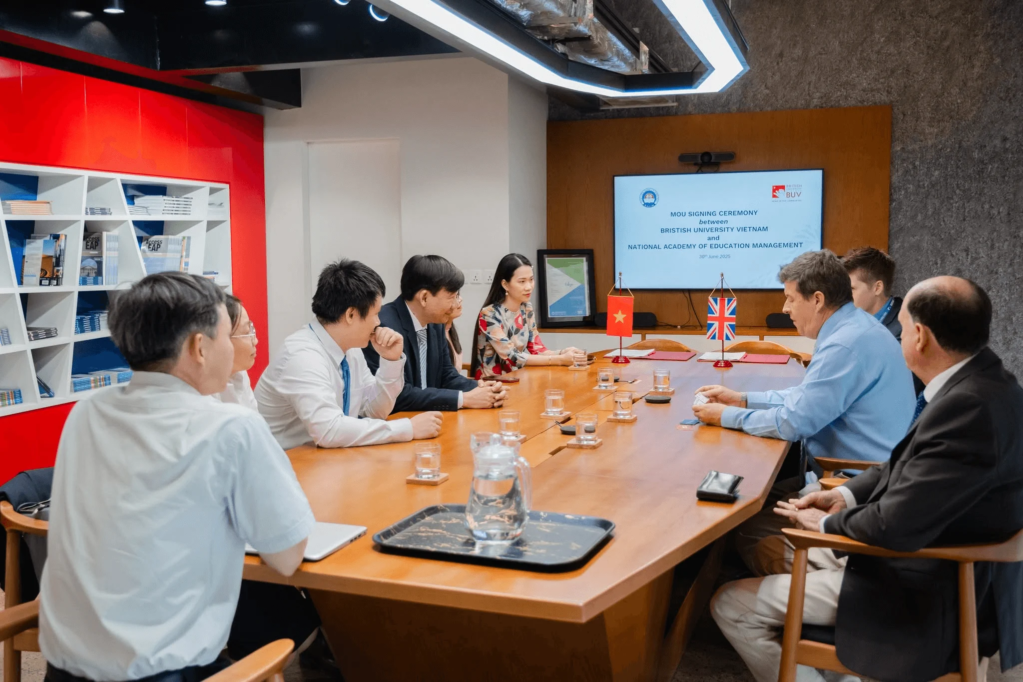 British University Vietnam signs an MOU with the National Academy of Education Management during a ceremony.