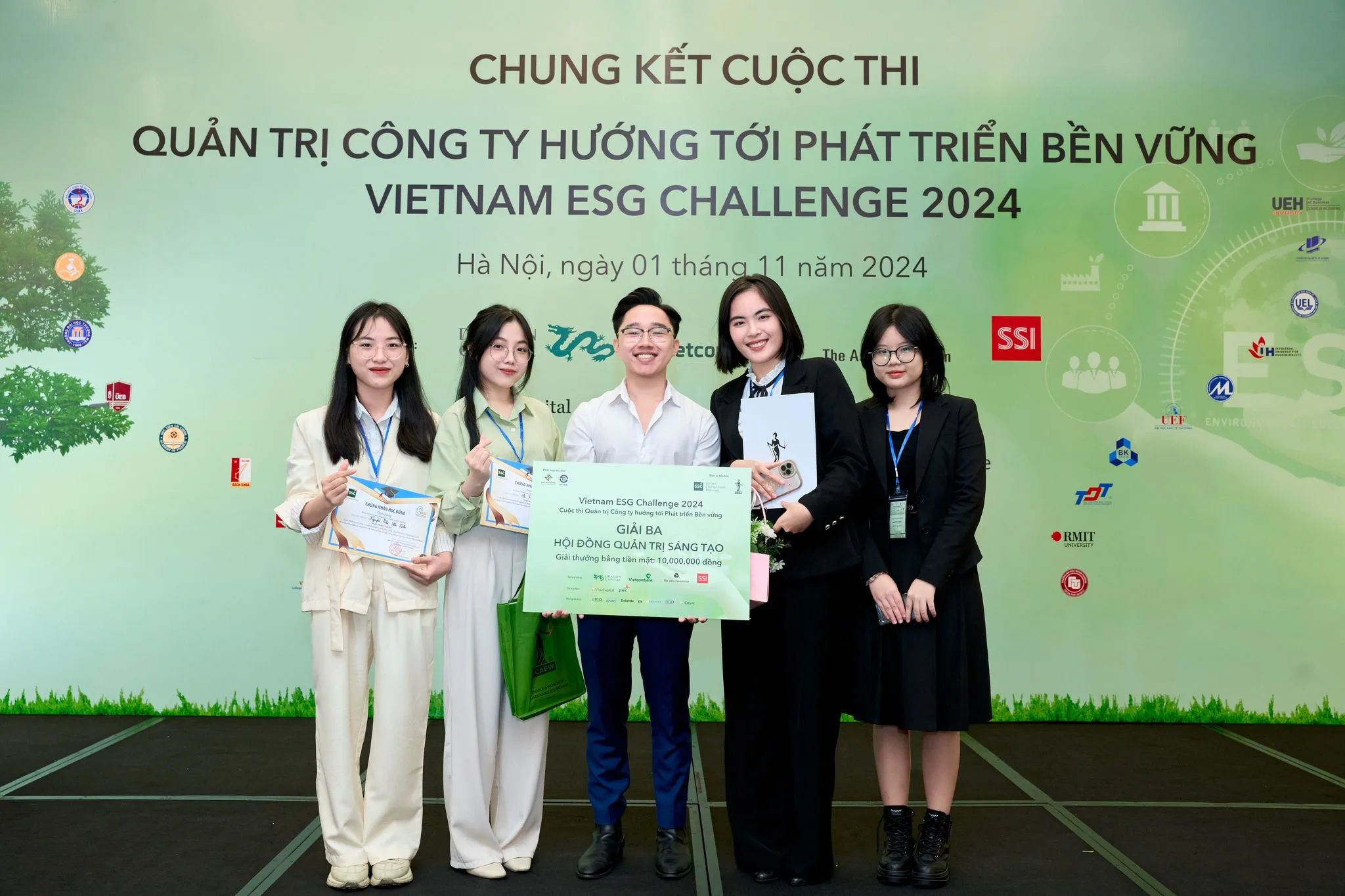 BUV students wins Most Creative prize at the Vietnam ESG Challenge 2024
